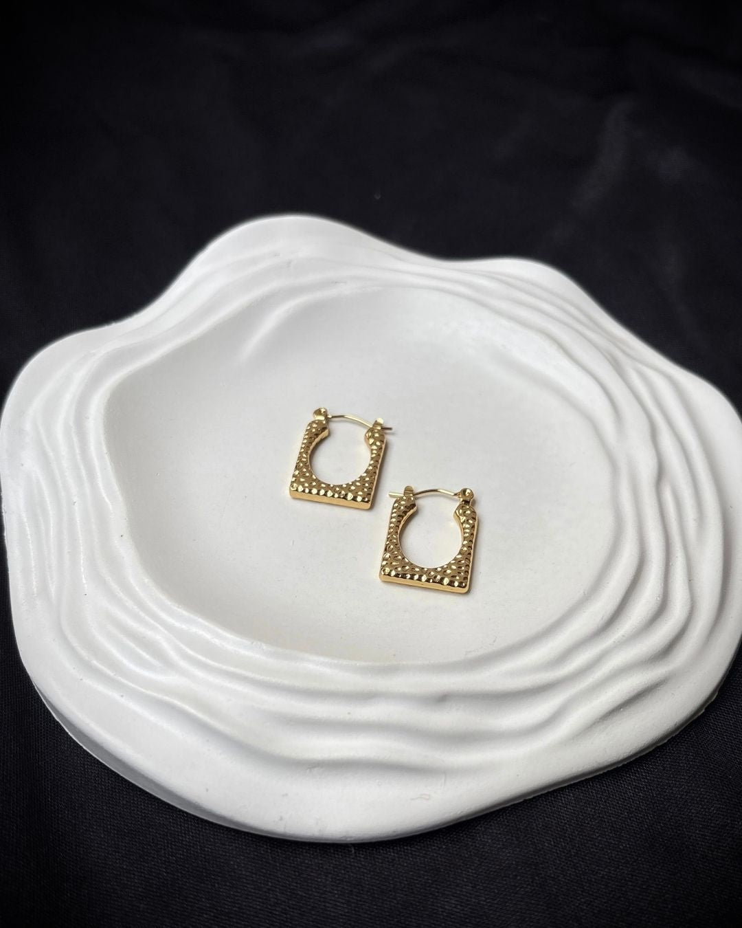 Karsh Sculpted Hoops