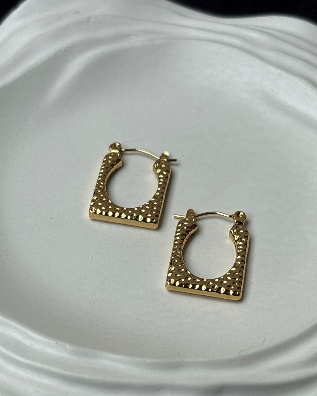 Karsh Sculpted Hoops