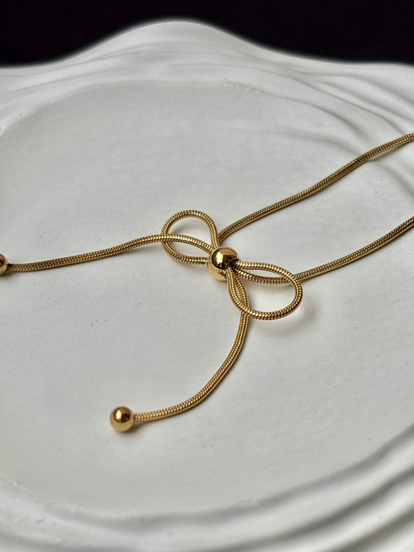 Bow Necklace