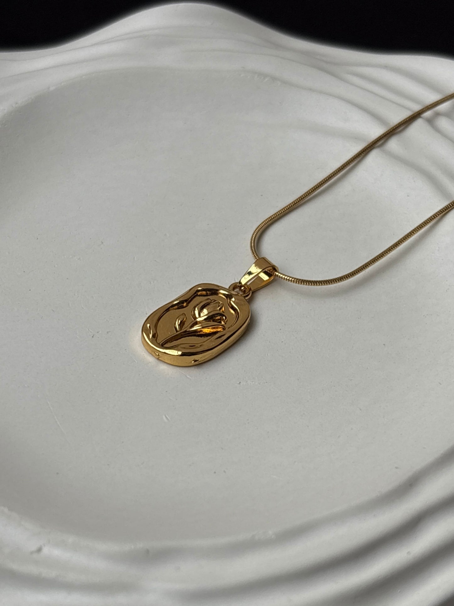 Tulip Necklace