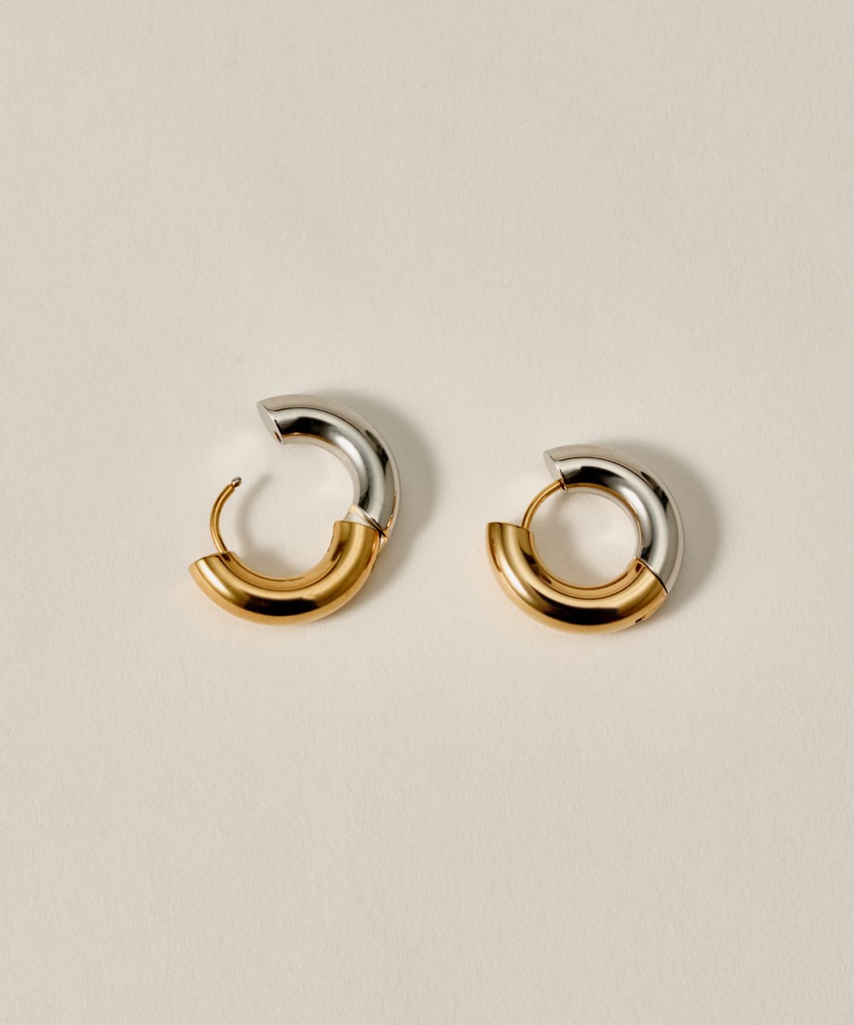 Reversible Hoops